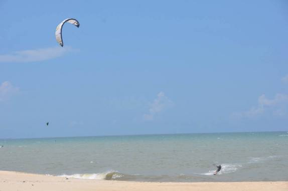 Condições ideais para a prática de kitesurf em Cumbuco - CE